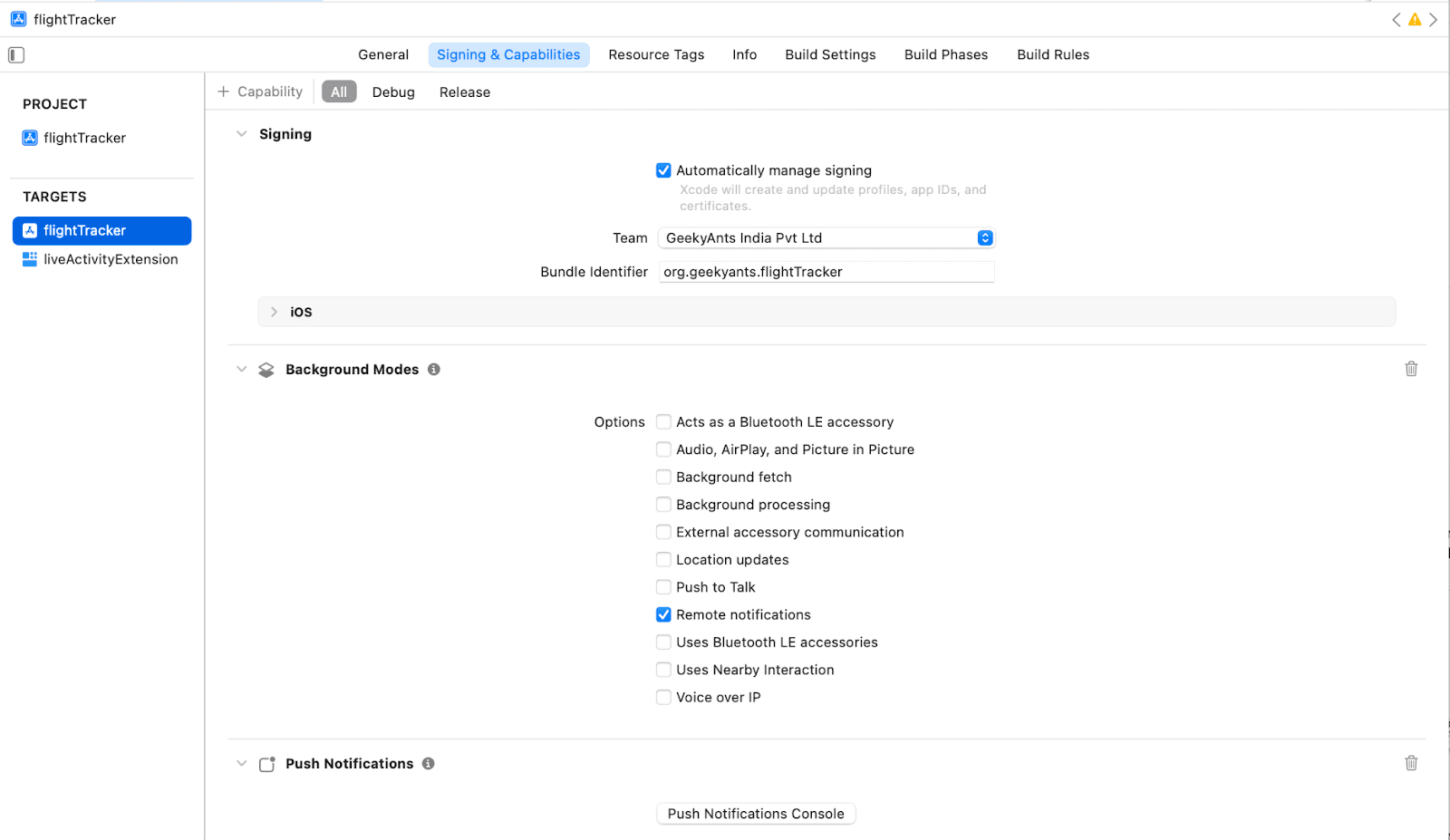 Xcode configuration for iOS app signing and remote notification capabilities