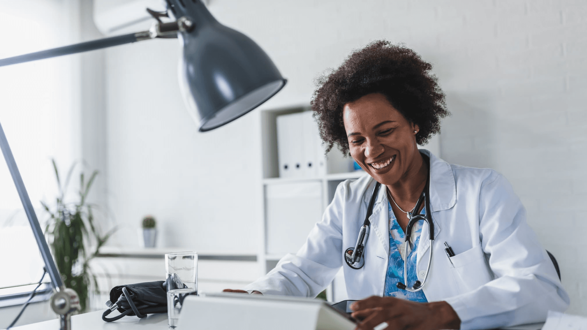 Building a Smart Healthcare CRM Platform for hospitals: AI Engagement, Operational Efficiency & Compliance