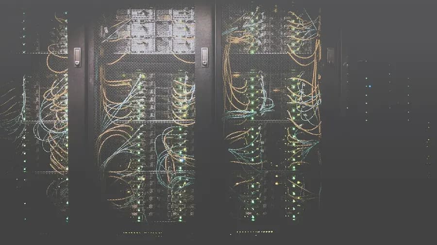 Network cabling in server racks