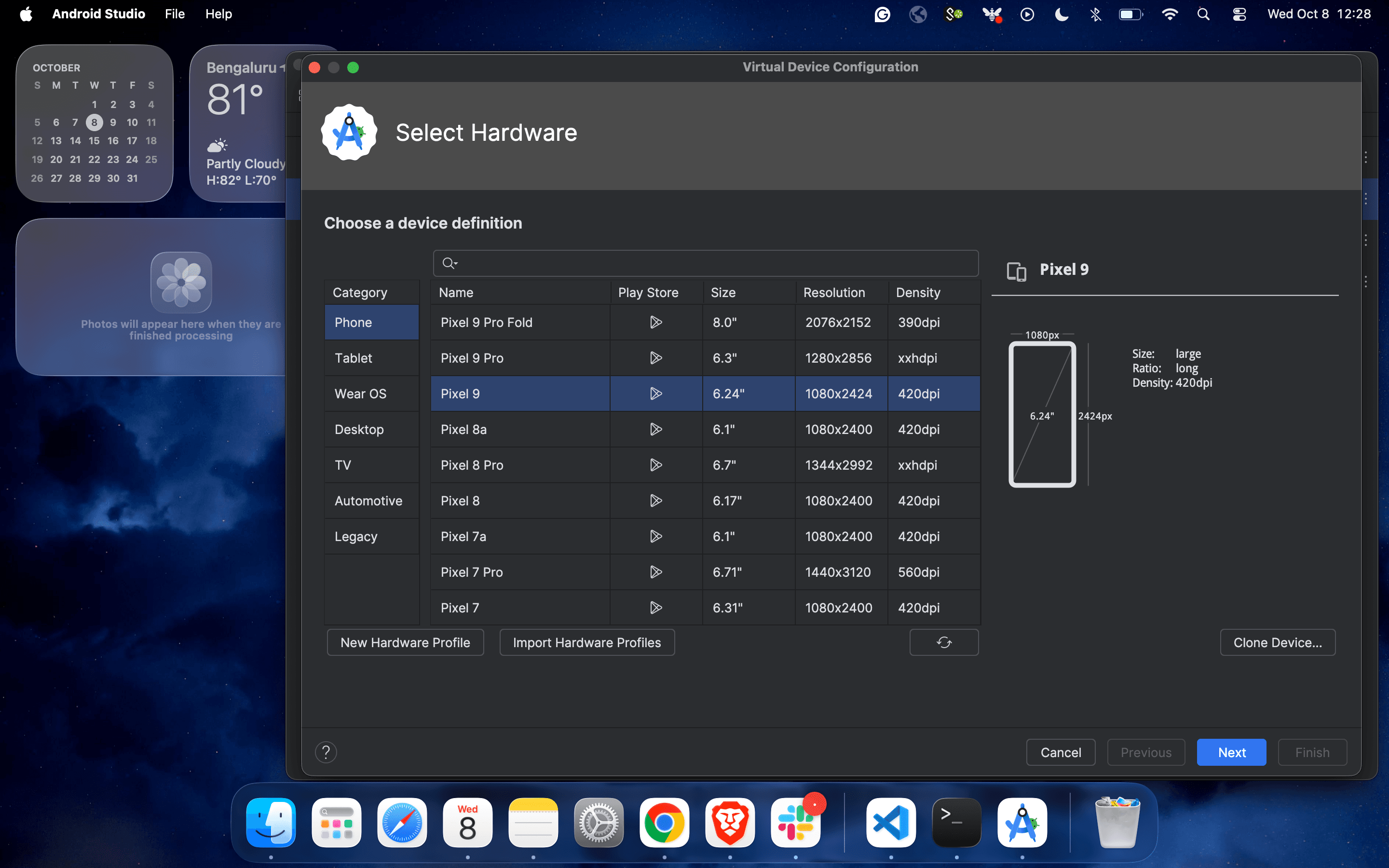 Android Studio with Pixel 7a device configuration